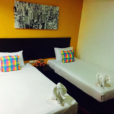 Benetti Lodge Patong Exterior foto