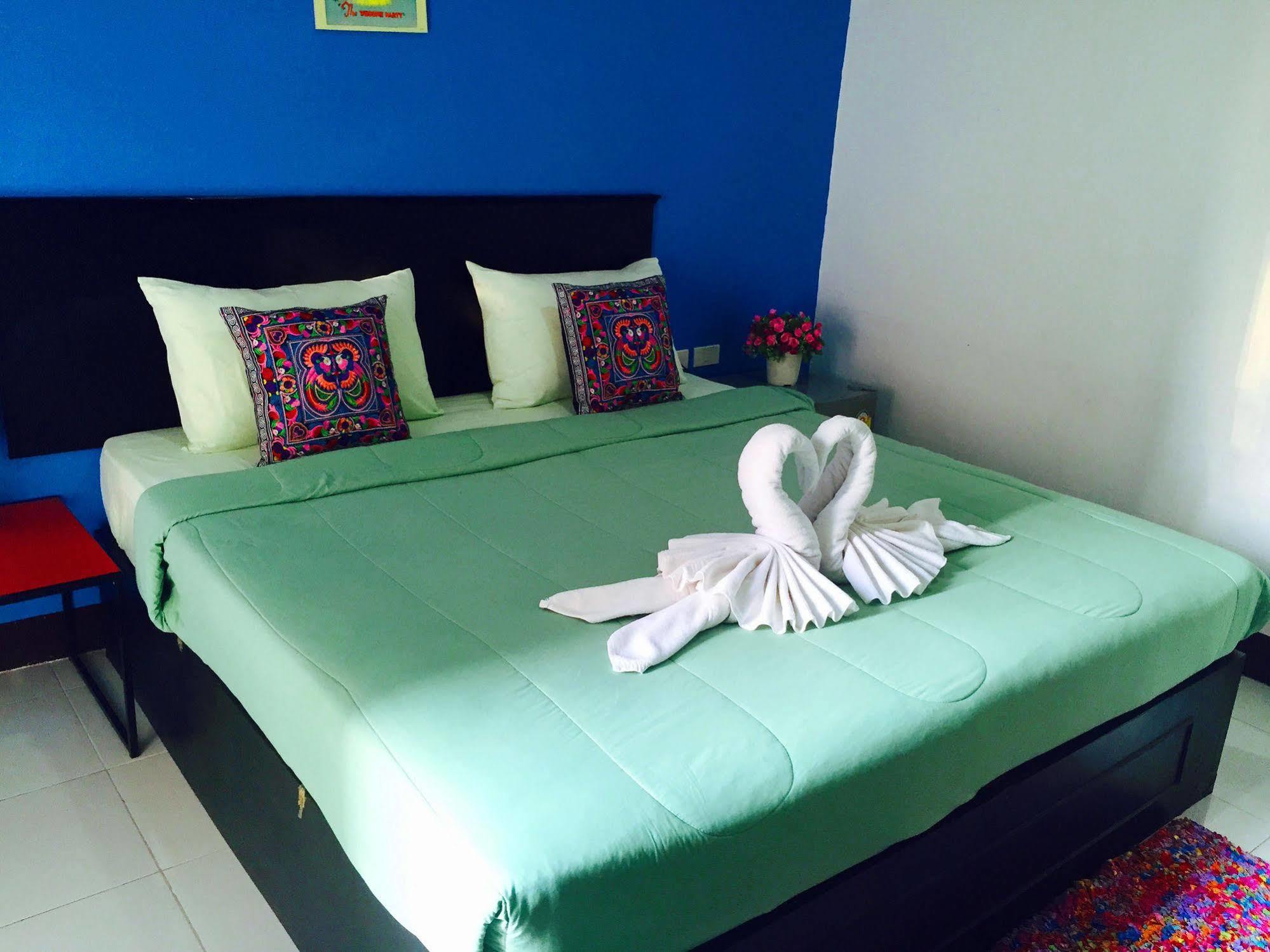 Benetti Lodge Patong Exterior foto